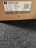 Adidas Yeezy Slide Ochre - Maat 43 nieuw !!, Kleding | Heren, Schoenen, Ophalen of Verzenden, Nieuw, Bruin, Slippers