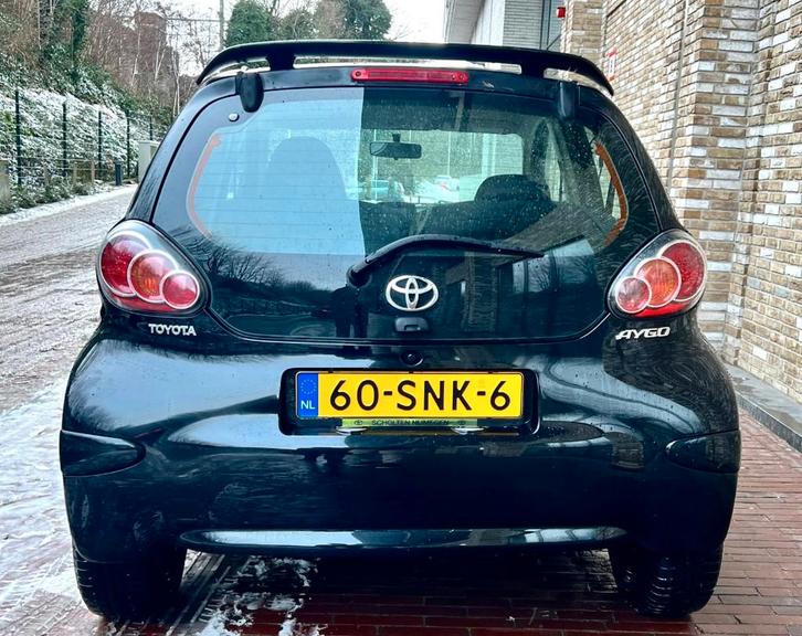 Toyota Aygo 1.0 12V Vvt-i 5DRS 2011 Zwart | Airco | Navi, Auto's, Toyota, Particulier, Aygo, ABS, Airconditioning, Bluetooth, Boordcomputer