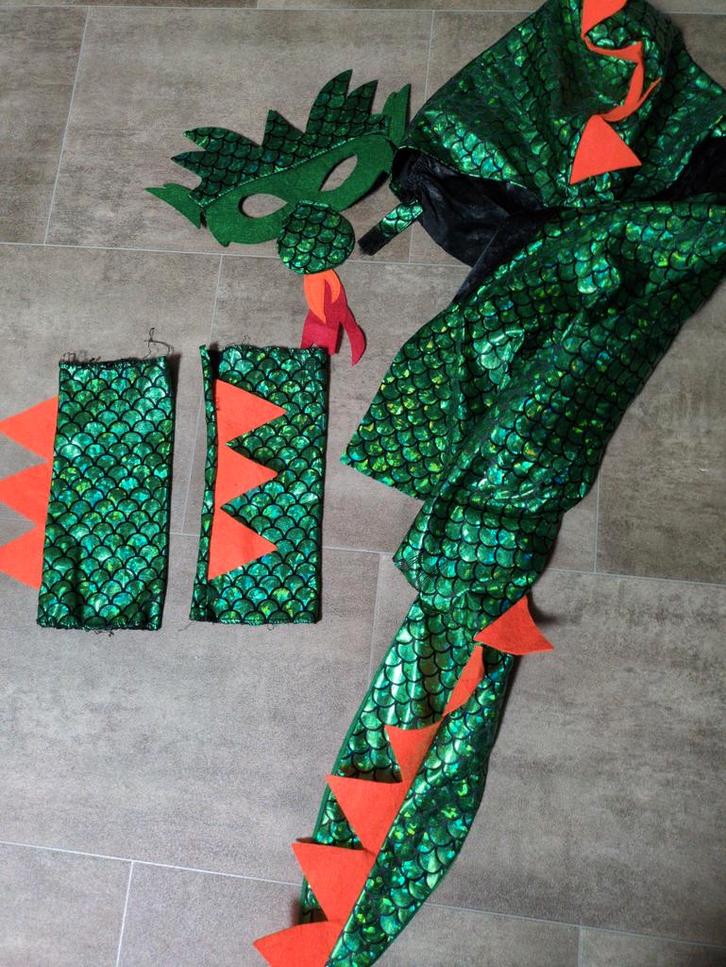 Drakenpak met masker en arm/beenstukken, Kinderen en Baby's, Carnavalskleding en Verkleedspullen, Zo goed als nieuw, Jongen of Meisje