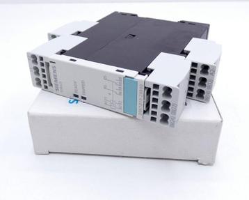 Siemens Sirius Thermistor bewakings relais beschikbaar voor biedingen