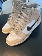 Nike dunk high beige/creme maat 39, Ophalen of Verzenden, Zo goed als nieuw, Beige, Sneakers of Gympen