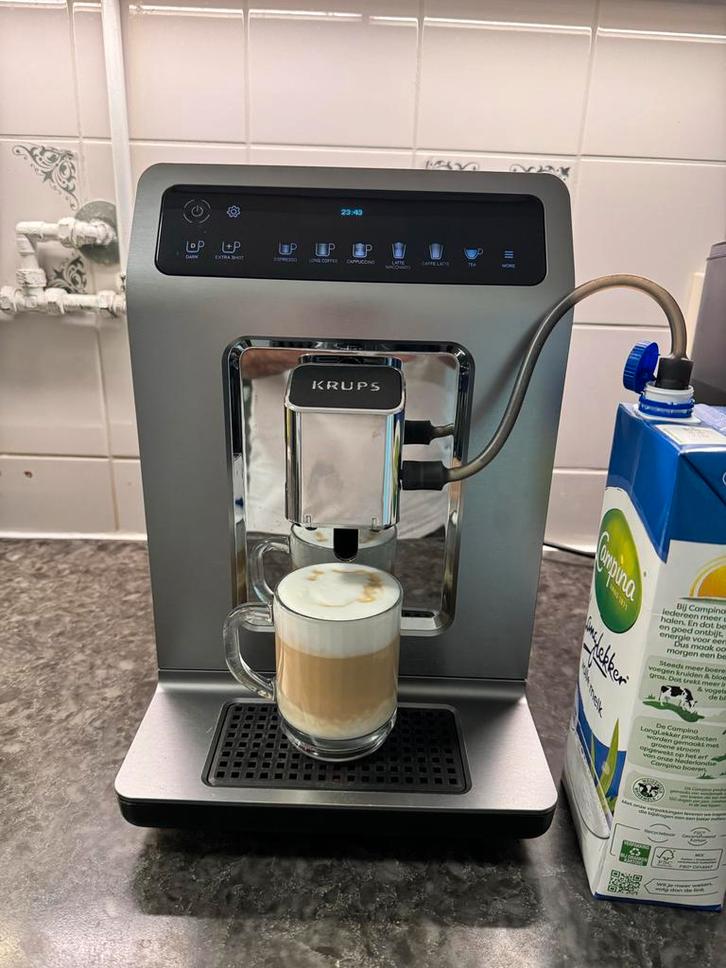 Krups EA89 Koffiemachine - Volautomatisch, Witgoed en Apparatuur, Koffiezetapparaten, Zo goed als nieuw, Koffiebonen, Koffiemachine