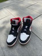 Air Jordan 1 Mid (GS) Red Black White, Kleding | Heren, Schoenen, Ophalen of Verzenden, Zo goed als nieuw