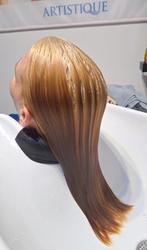 Dames kapper geeft gratis knipbeurt voor 2026, Ophalen, Nieuw