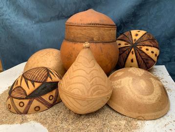 Afrikaans keuken gerei, kommen, opbergpot beschikbaar voor biedingen