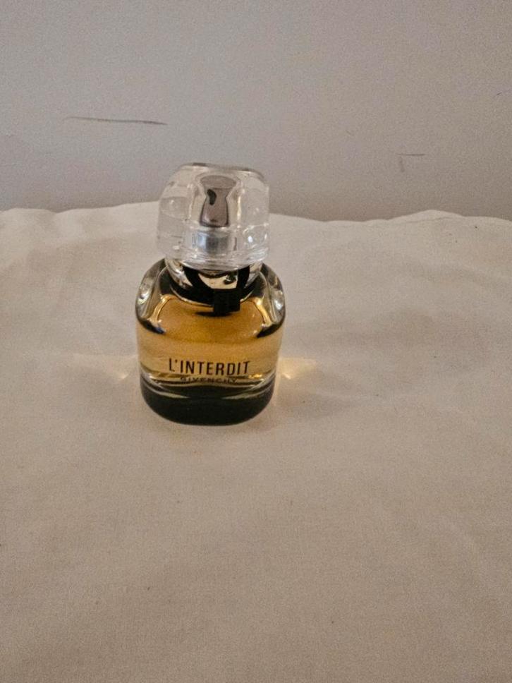 Givenchy L'Interdit 35ml Eau de Parfum, Sieraden, Tassen en Uiterlijk, Uiterlijk | Parfum, Nieuw, Ophalen of Verzenden