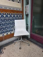 Eames bureau stoel, Huis en Inrichting, Stoelen, Ophalen, Zo goed als nieuw, Wit, Eén