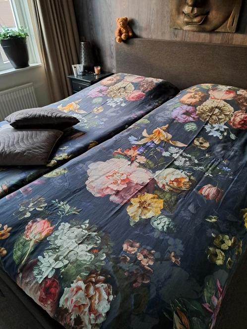 2x eenpersoons dekbedovertrek Essenza katoensatijn, Huis en Inrichting, Slaapkamer | Beddengoed, Zo goed als nieuw, Dekbedovertrek