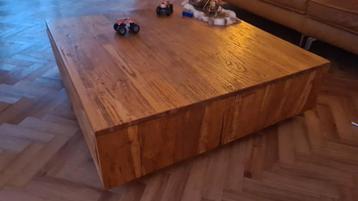 Mooie salon tafel 1x1 m 