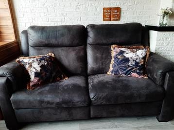 Tweezitsbank beschikbaar voor biedingen