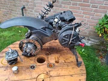 Gilera dna motorblok 2t 2takt blok piaggio 14inch 50cc c27 beschikbaar voor biedingen