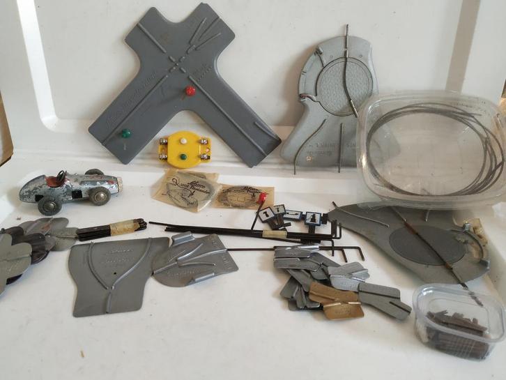 SCHUCO VARIANTO Onderdelen & BAANSTUKKEN &MICRORACER no.1043, Antiek en Kunst, Antiek | Speelgoed, Verzenden