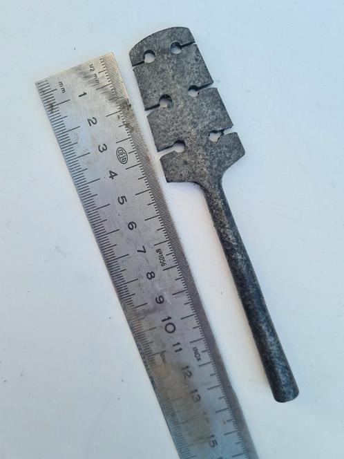 Antiek, oude Slijphoek snede kaliber [NOS bijl hoek hakbijl], Antiek en Kunst, Antiek | Gereedschap en Instrumenten, Ophalen of Verzenden