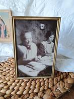 Oud fotolijstje met bol glas ( nr.19), Ophalen of Verzenden