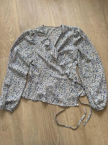 Overslagblouse Only, wit, met blauwe bloemetjes, maat 36 beschikbaar voor biedingen