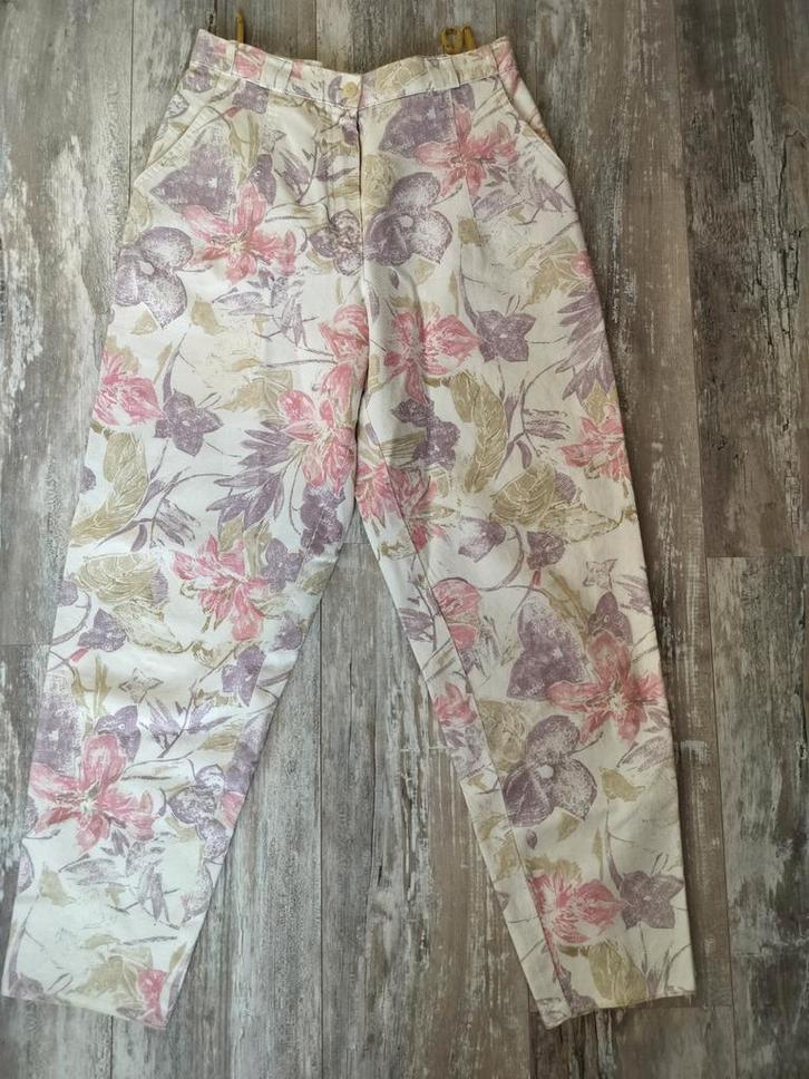 Vintage bloemen broek, Kleding | Dames, Broeken en Pantalons, Zo goed als nieuw, Maat 38/40 (M), Lang, Ophalen of Verzenden