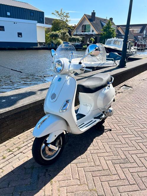 Vespa LX 125cc 4t A1, Fietsen en Brommers, Scooters | Vespa, Zo goed als nieuw, Vespa LX, Ophalen