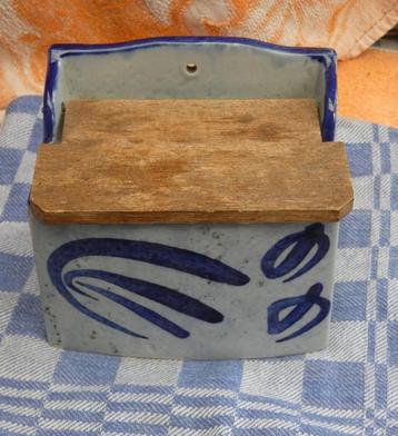 zoutbak porselein/ keukenbakje met deksel beschikbaar voor biedingen