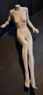 Paspop, zittende vrouw zonder hoofd, Ophalen, Gebruikt