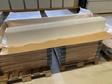 Vasco Flat-Plint-Line vlakke radiator 200 x 1600 type 33 beschikbaar voor biedingen
