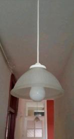 2 identieke hanglampen ideaal voor in de hal of keuken , Ophalen of Verzenden, Zo goed als nieuw, Glas, Minder dan 50 cm