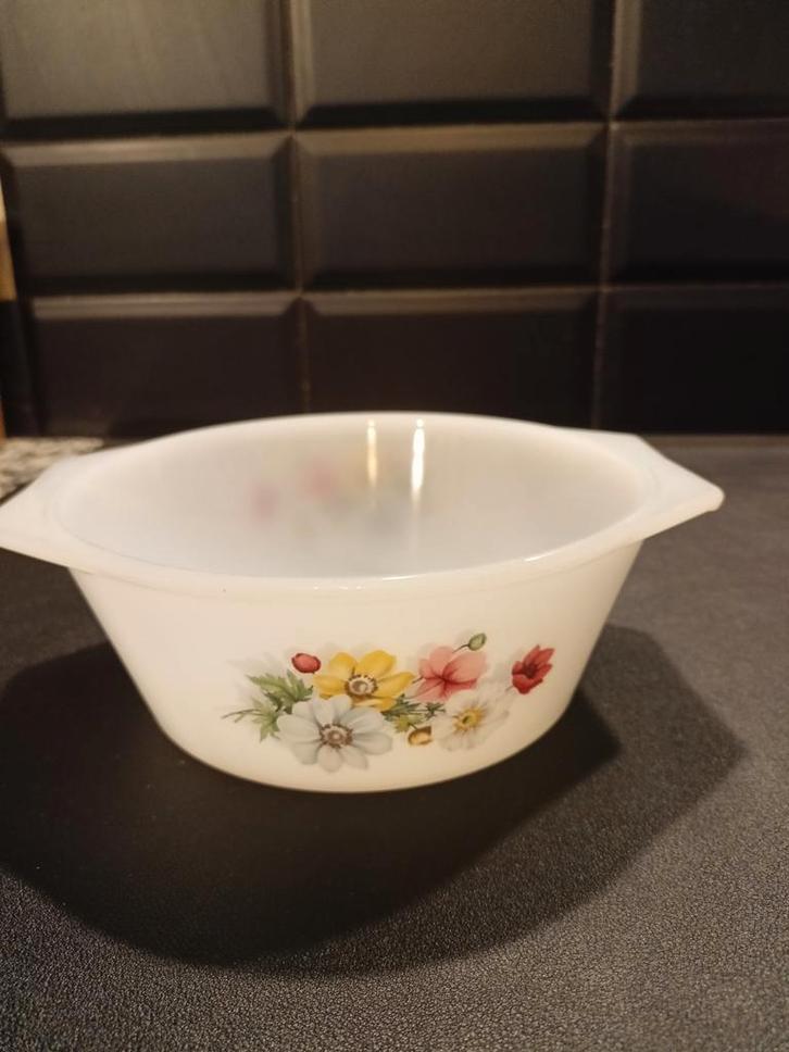 Vintage Arcopal Anemoni Ovenschaal - Jaren 70, Huis en Inrichting, Keuken | Servies, Overige stijlen, Glas, Ophalen of Verzenden