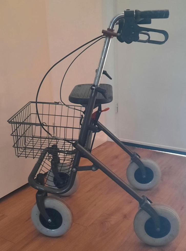 Rollator merk: Provo Premis + (afneembare) metalen mand, Diversen, Rollators, Zo goed als nieuw, Opvouwbaar, Ophalen