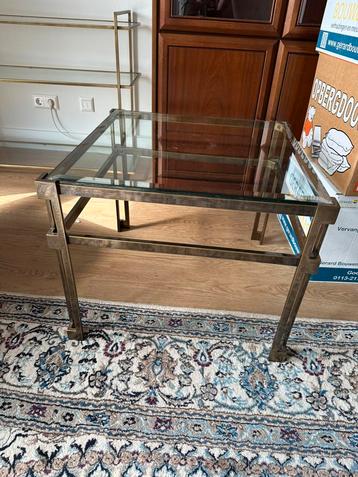 Twee mooie messing bijzettafels met facet glazen blad beschikbaar voor biedingen