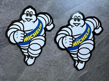 Mooie Michelin bordjes. Bord van kunststof. 31,5 x 26 cm.  beschikbaar voor biedingen
