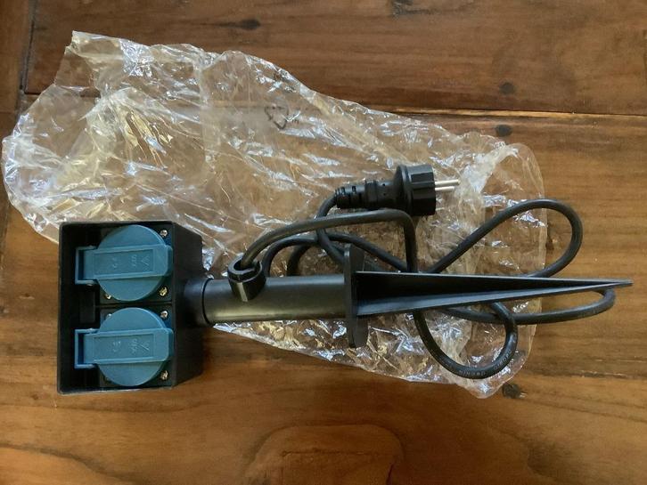 NIEUW! Garden Tuinstekkerdoos 2-voudig met grondspies, Doe-het-zelf en Verbouw, Elektra en Kabels, Nieuw, Overige typen, Ophalen