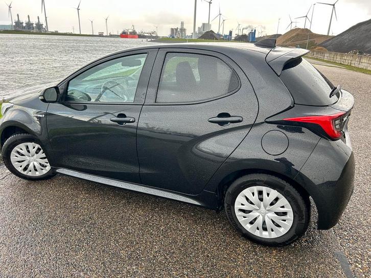 Toyota Yaris 1.5 Hybrid 116pk CVT 2021 Zwart, Auto's, Toyota, Particulier, ABS, Achteruitrijcamera, Adaptive Cruise Control, Airbags