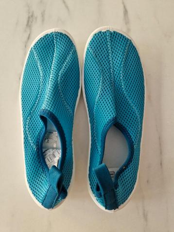Nieuw en ongedragen: zwemschoenen Decathlon mt 32/33 beschikbaar voor biedingen
