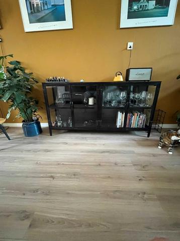 Industrieel dressoir