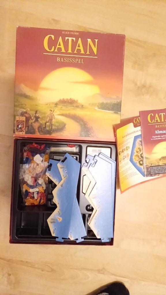 bordspel basisspel Kolonisten Catan plastic 999 games, Hobby en Vrije tijd, Gezelschapsspellen | Bordspellen, Nieuw, Een of twee spelers