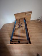 Bed met beweegbare lattenbodem GRATIS AFHALEN, Huis en Inrichting, Slaapkamer | Bedden, Ophalen, 90 cm, Eenpersoons, Zo goed als nieuw