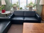 Twee stuks 2,5 zits banken met donker blauw leer, Huis en Inrichting, Banken | Bankstellen, Ophalen, Gebruikt, Driepersoons, Rechte bank