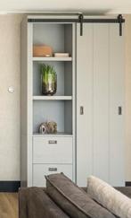 WOOOD Barn kast licht grijs, Huis en Inrichting, Ophalen