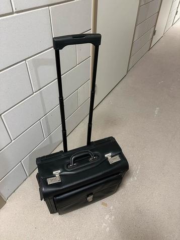 Zwarte Trolley Aktetas met Slot beschikbaar voor biedingen