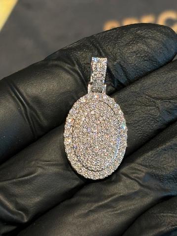 Ovale hanger met vvs lab diamanten!  beschikbaar voor biedingen