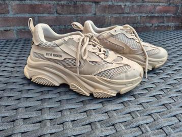 Steve Madden crème maat 39 beschikbaar voor biedingen