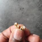 18 karaat 750 oorstekers knopjes met sirkonia, Ophalen of Verzenden, Zo goed als nieuw, Knopjes of Stekers, Goud