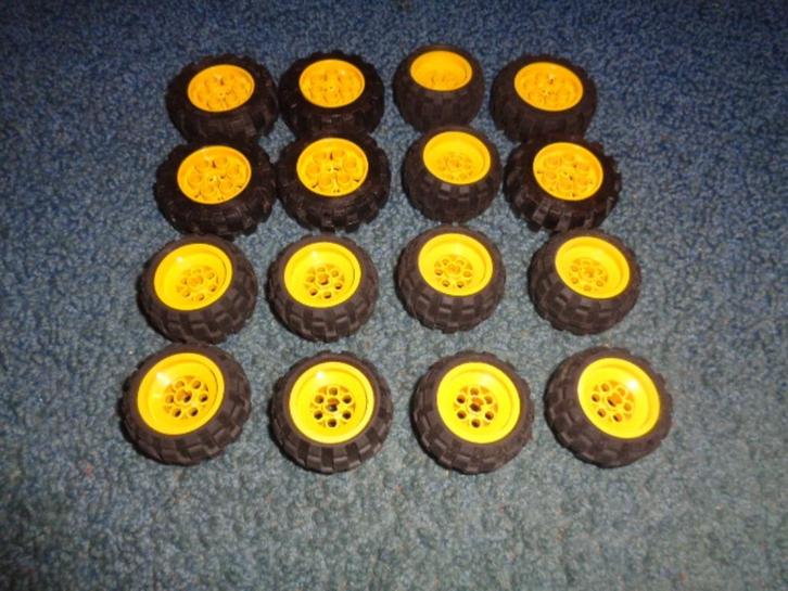 Partij Q182=16x Lego technic wielen, Kinderen en Baby's, Speelgoed | Duplo en Lego, Gebruikt, Lego, Losse stenen, Ophalen of Verzenden
