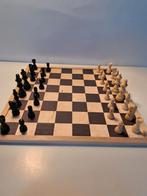 Houten Schaakspel en damspel, Hobby en Vrije tijd, Gezelschapsspellen | Bordspellen, Ophalen of Verzenden, Zo goed als nieuw