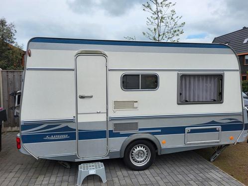 Fendt Saphir 410 QK, Caravans en Kamperen, Caravans, tot en met 4, 750 - 1000 kg, Standaardzit, Fendt, Dwarsbed, Dwars-stapelbed