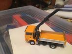Man kiepauto met kraan Conrad, Hobby en Vrije tijd, Modelauto's | 1:50, Ophalen of Verzenden, Zo goed als nieuw, Bus of Vrachtwagen