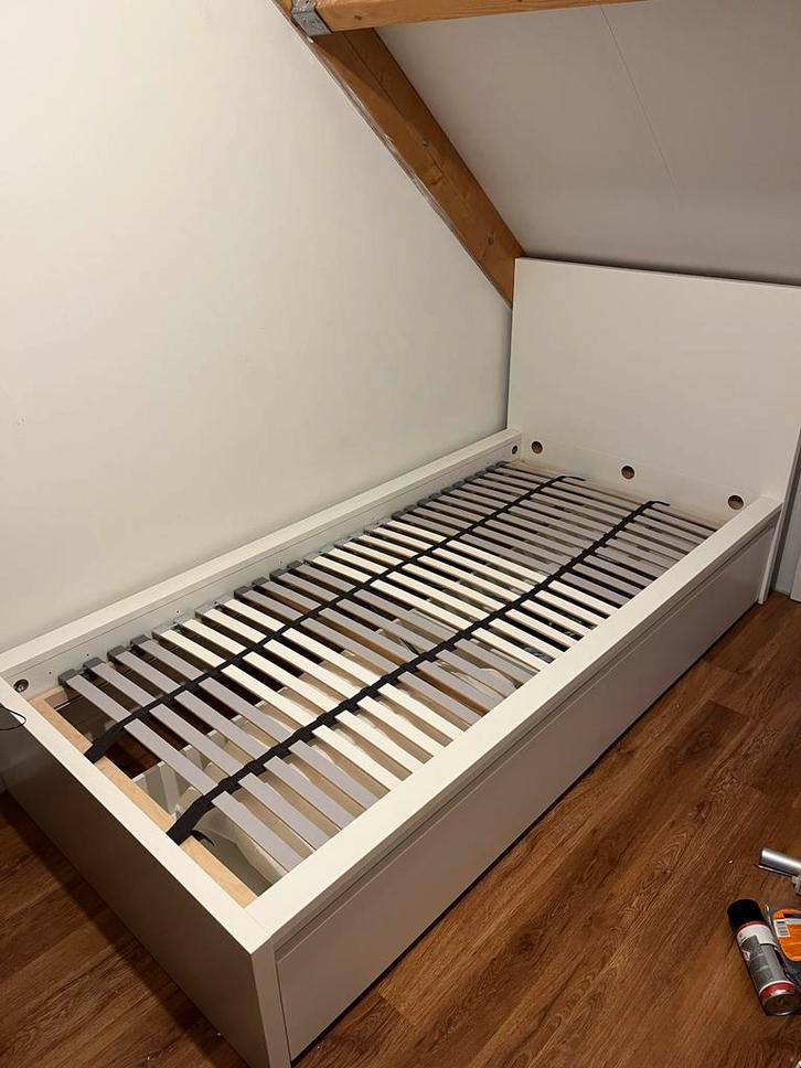 IKEA Malm bed 90x200 met lattenbodem en lades, Huis en Inrichting, Slaapkamer | Bedden, Zo goed als nieuw, Eenpersoons, 90 cm