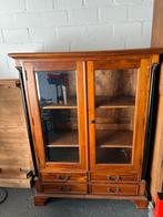 Houten vitrinekast met lades en deuren, Ophalen, Gebruikt, 100 tot 150 cm, 50 tot 100 cm