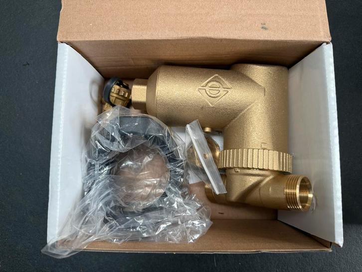 Spirotrap vuilafscheider & Spirovent ontluchter 22mm, Doe-het-zelf en Verbouw, Sanitair, Nieuw, Overige typen, Koper, Ophalen of Verzenden