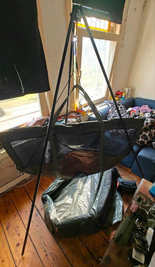 Complete onthaak- en weegset - cradle, driepoot en sling, Watersport en Boten, Hengelsport | Karpervissen, Gebruikt, Complete set