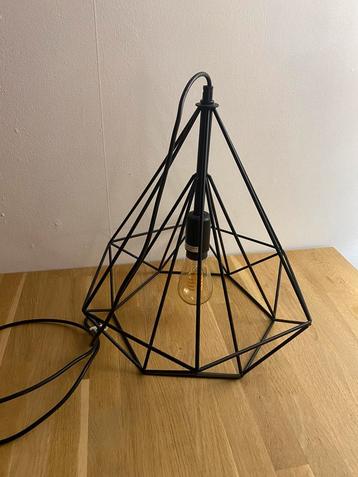 Stalen lamp zwart beschikbaar voor biedingen